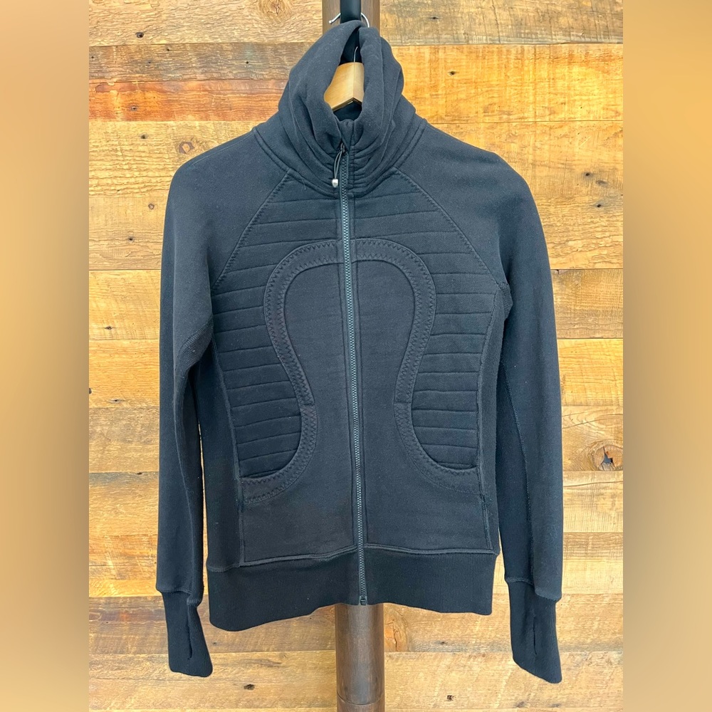 LULULEMON Women’s Scuba Jacket Long Sleeve Full Zip (No Hood), Black. Size 6